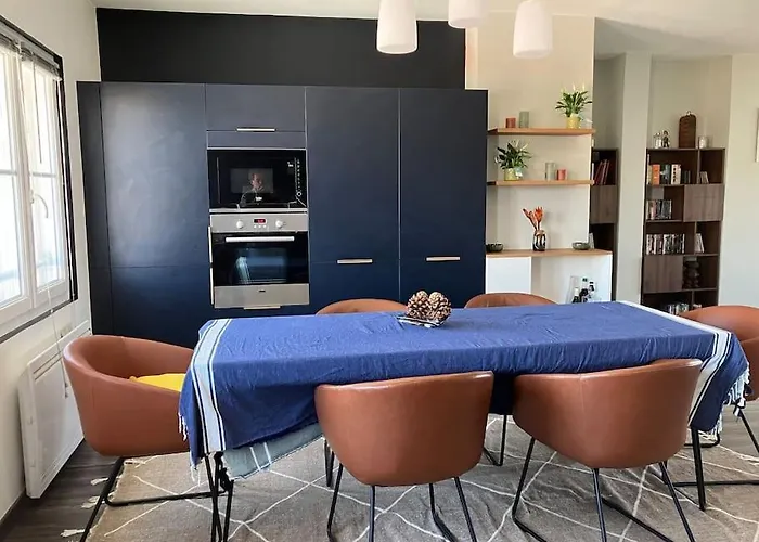 Grand Appartement Renove Au Coeur De Royan